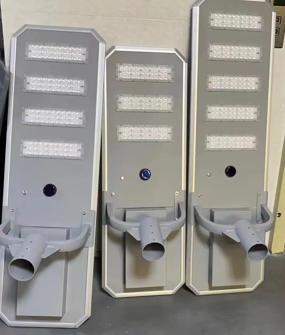 Ingénierie d'un lampadaire solaire tout-en-un pour un projet